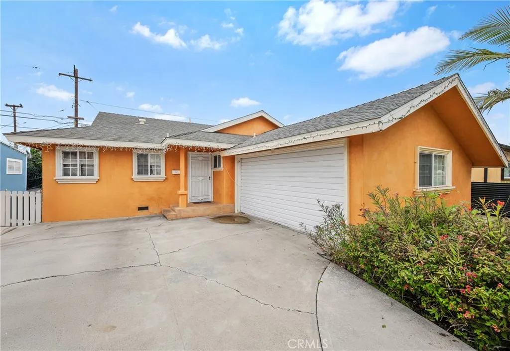 2612 Manhattan Beach Boulevard, Gardena, California 90249, 3 Bedrooms Bedrooms, ,2 BathroomsBathrooms,Residential,For Sale,Manhattan Beach,PW25120565