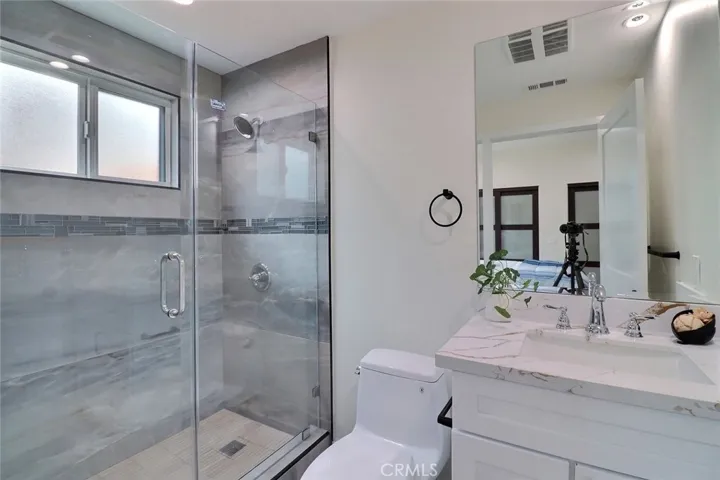 4850 Buchanan, Los Angeles, California 90042