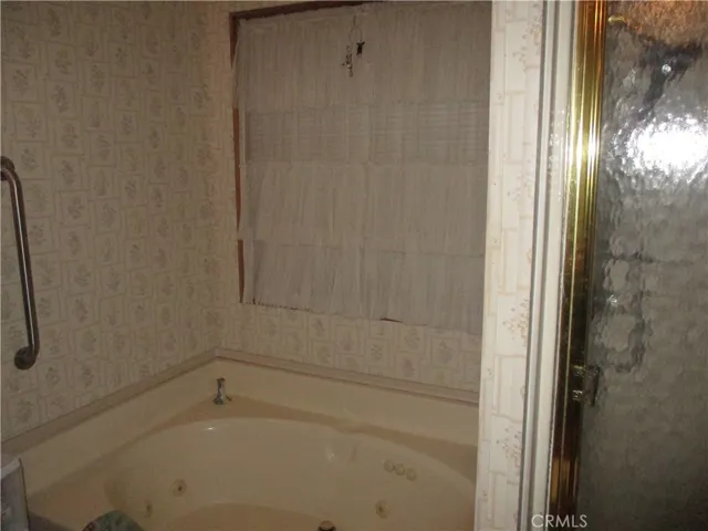 Jetted Tub Ensuite Bath