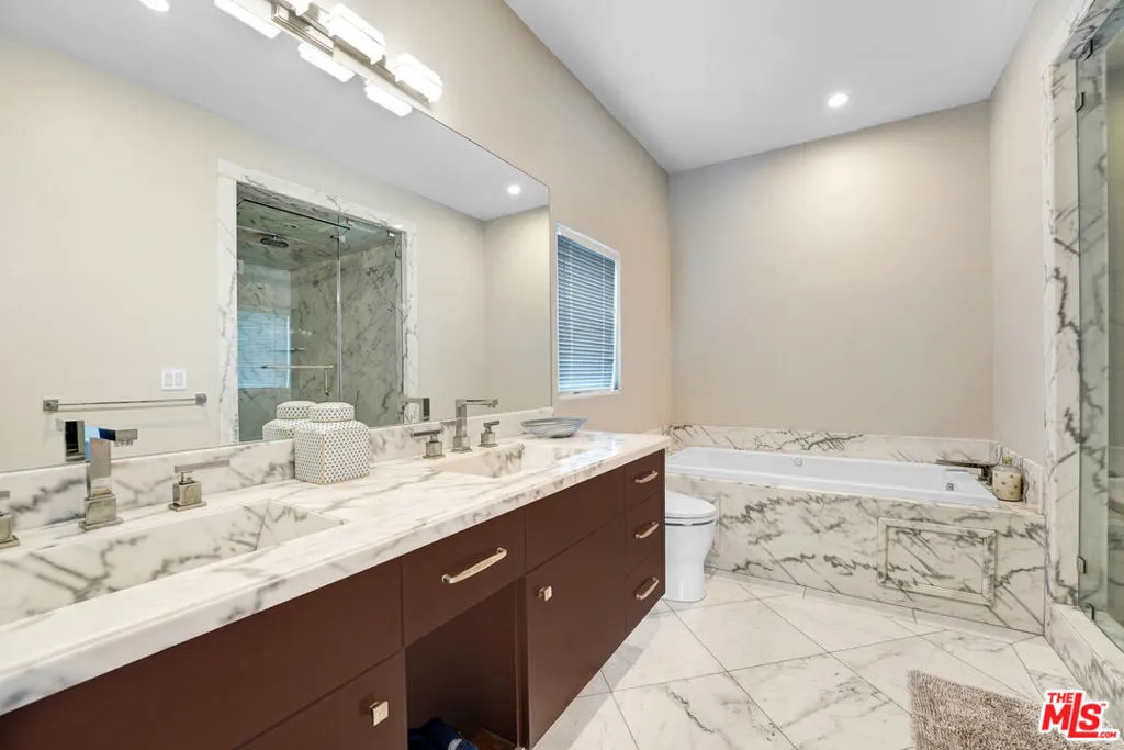 841 N Crescent Heights Boulevard, Los Angeles, California 90046 home-pic-23