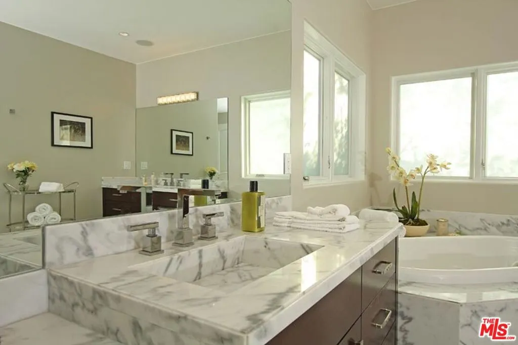 841 N Crescent Heights Boulevard, Los Angeles, California 90046 home-pic-18