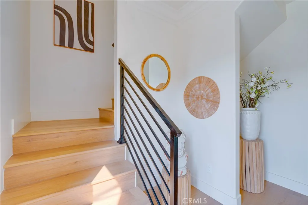 712 N Chestnut Avenue 2, Los Angeles, California 90042 home-pic-9