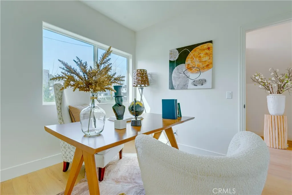 712 N Chestnut Avenue 2, Los Angeles, California 90042 home-pic-12