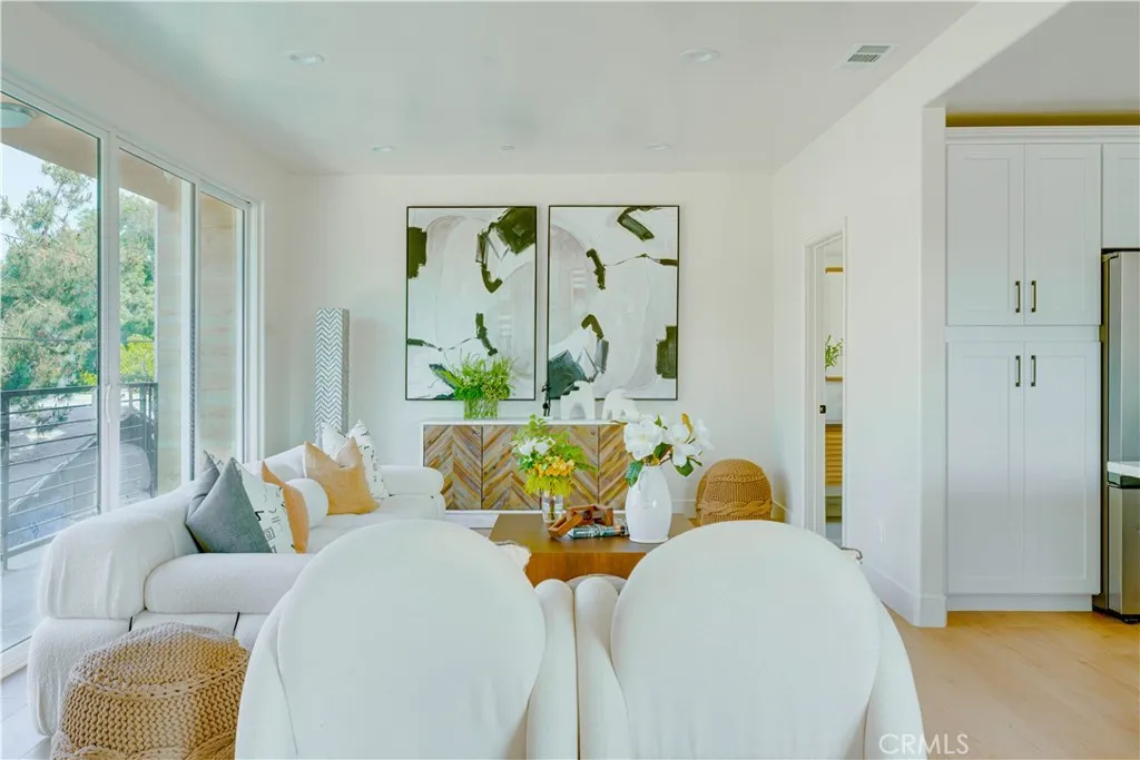 712 N Chestnut Avenue 2, Los Angeles, California 90042 home-pic-13