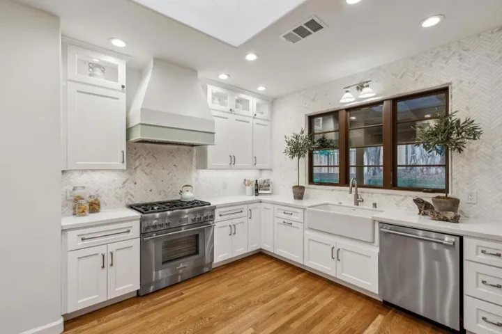 138 Valdeflores Drive, Burlingame, California 94010
