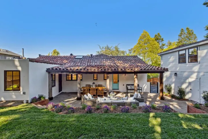 138 Valdeflores Drive, Burlingame, California 94010