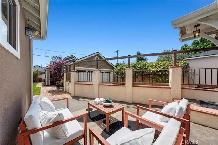7858 Bleriot Avenue, Los Angeles, California 90045