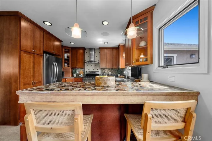7858 Bleriot Avenue, Los Angeles, California 90045