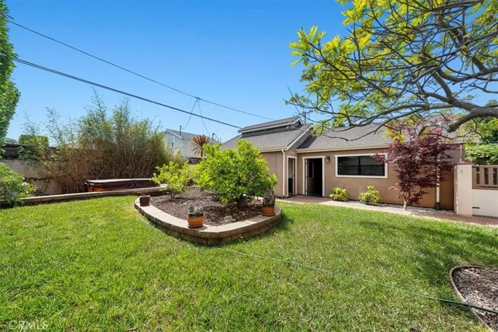 7858 Bleriot Avenue, Los Angeles, California 90045