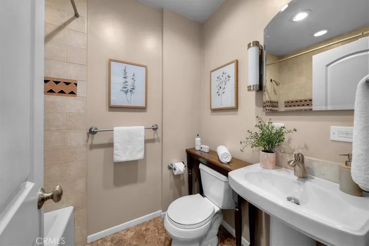 7858 Bleriot Avenue, Los Angeles, California 90045