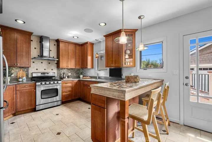 7858 Bleriot Avenue, Los Angeles, California 90045