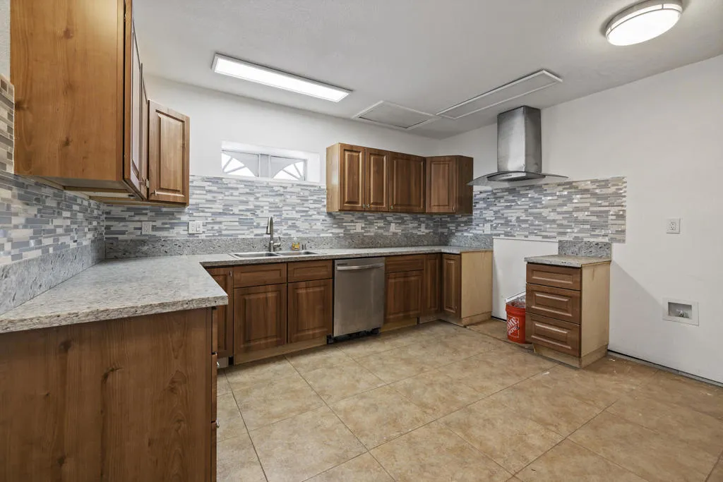 7858 Sherry Lane, Jurupa Valley, California 92509 home-pic-45