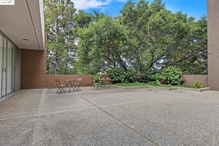 Exterior Courtyard 2
