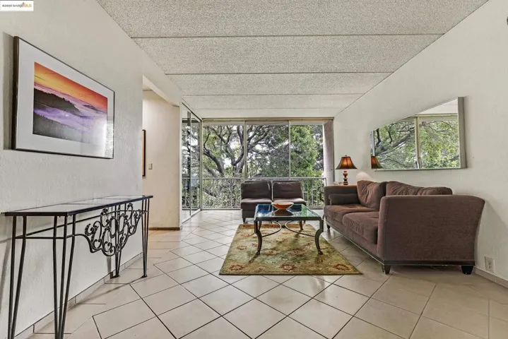 1 Kelton Court Lobby