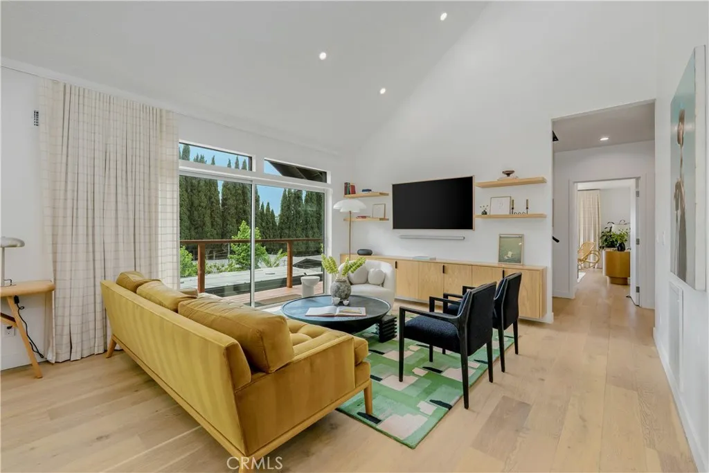 2240 Ewing Street, Los Angeles, California 90039 home-pic-4