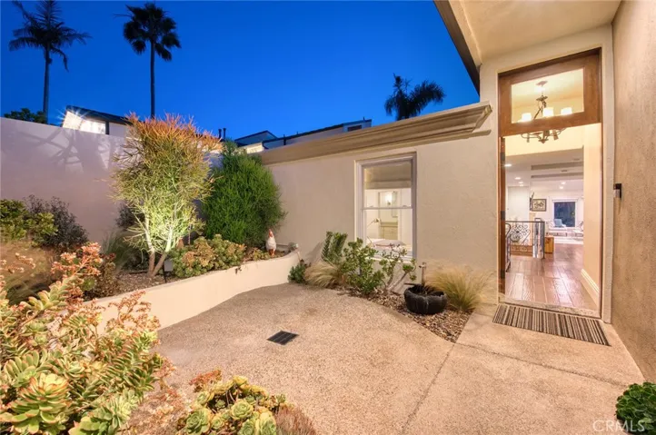 1155 Katella Street, Laguna Beach, California 92651