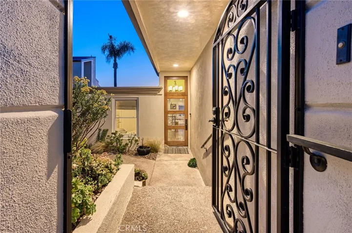 1155 Katella Street, Laguna Beach, California 92651