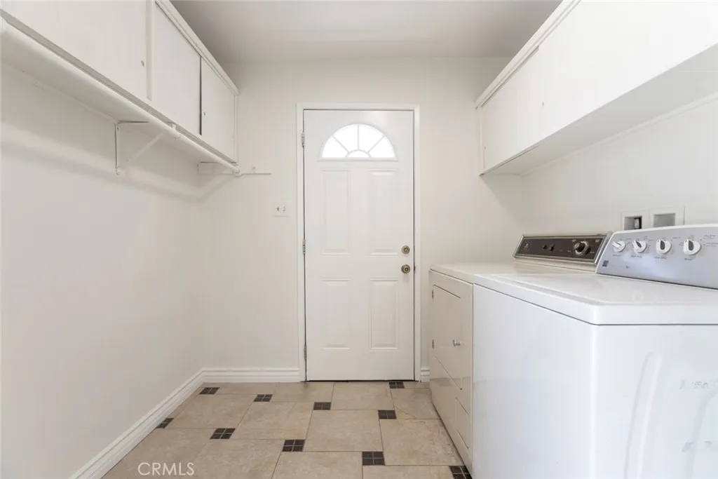 10347 Newhome Avenue, Sunland, California 91040 home-pic-11