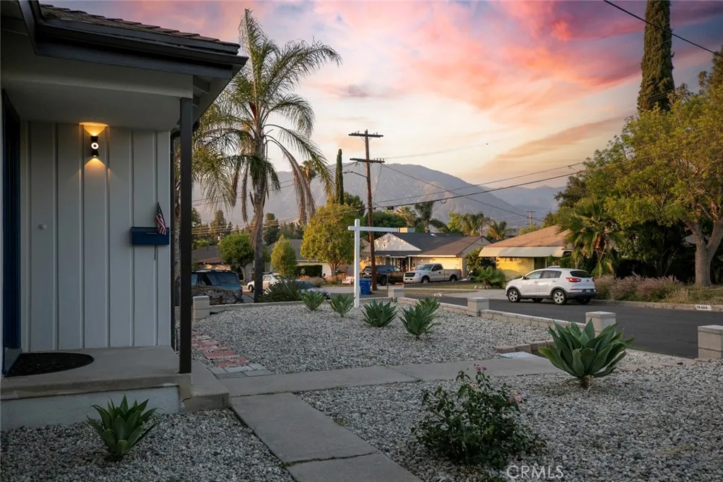 10347 Newhome Avenue, Sunland, California 91040 home-pic-26