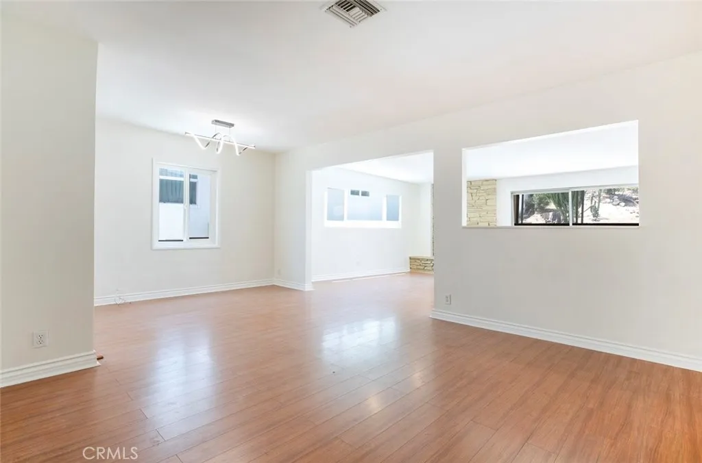 10347 Newhome Avenue, Sunland, California 91040 home-pic-9