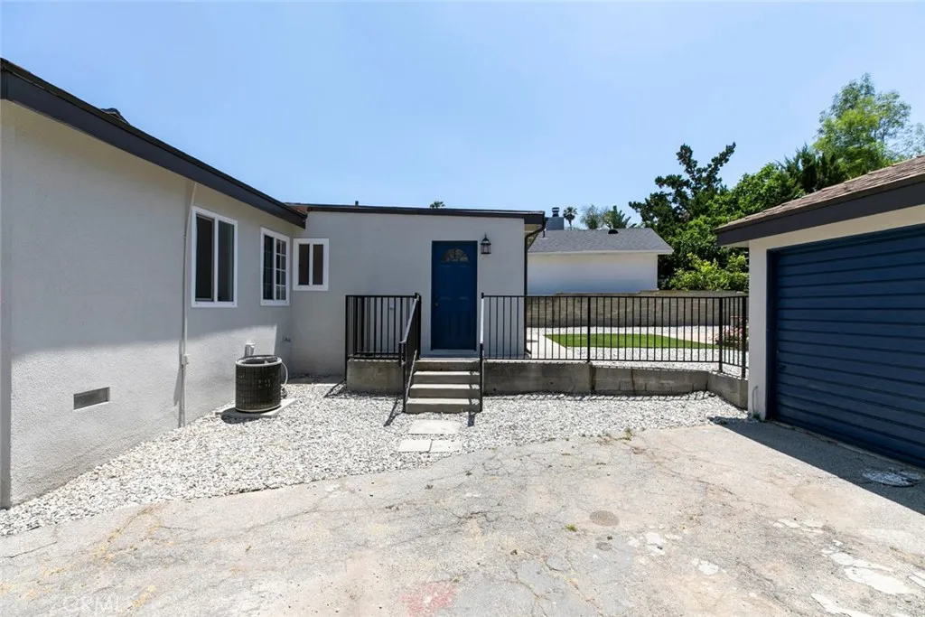 10347 Newhome Avenue, Sunland, California 91040 home-pic-20