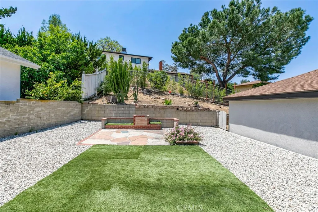 10347 Newhome Avenue, Sunland, California 91040 home-pic-22