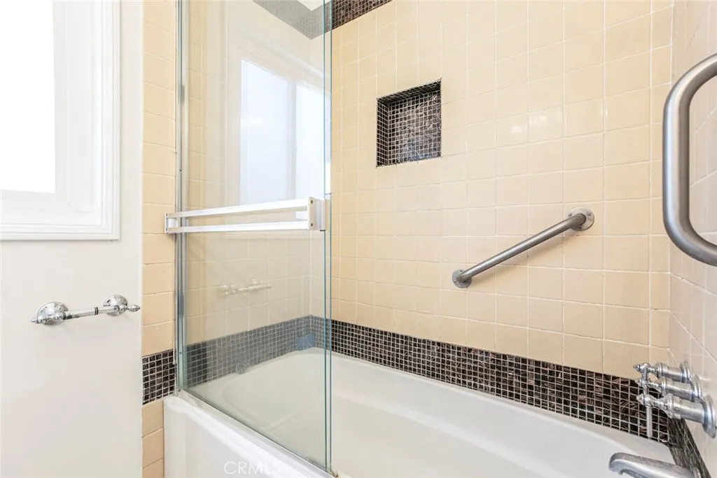 10347 Newhome Avenue, Sunland, California 91040 home-pic-15