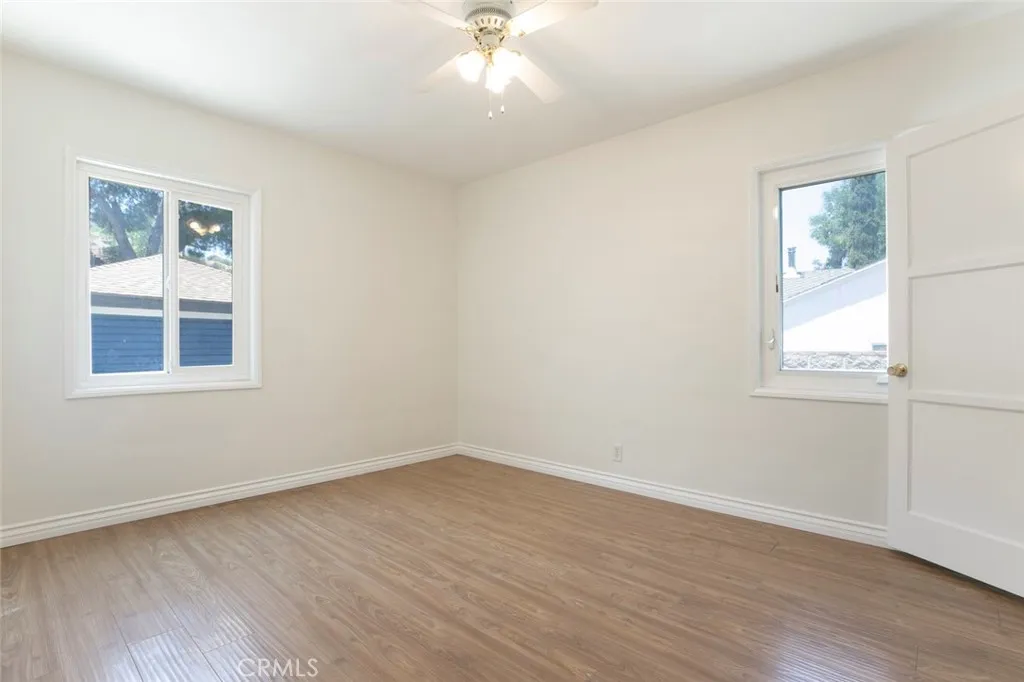 10347 Newhome Avenue, Sunland, California 91040 home-pic-17
