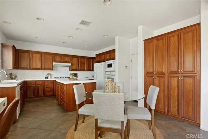 1665 Valley Falls Avenue, Redlands, California 92374