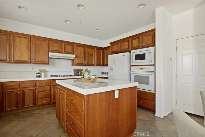 1665 Valley Falls Avenue, Redlands, California 92374