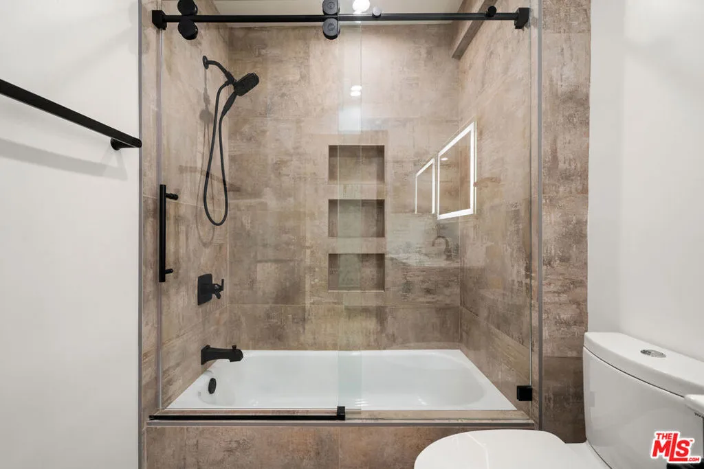 125 W Mountain Street 115, Glendale, California 91202 home-pic-23