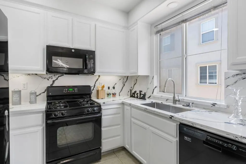 1901 Garzoni Place, Santa Clara, California 95054 home-pic-19