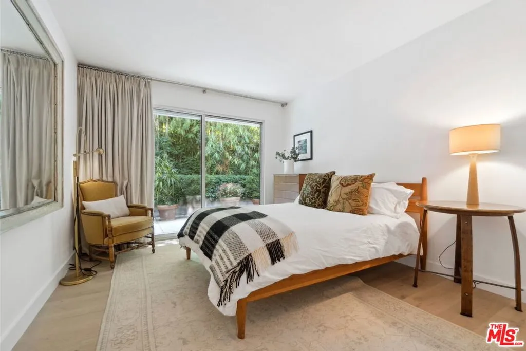 1726 Stone Canyon Road, Los Angeles, California 90077 home-pic-22