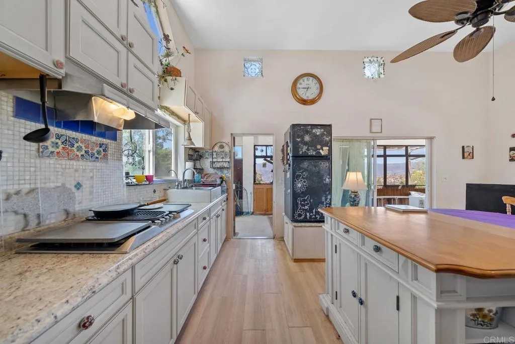 2620 Mar Vinga, Fallbrook, California 92028 home-pic-15