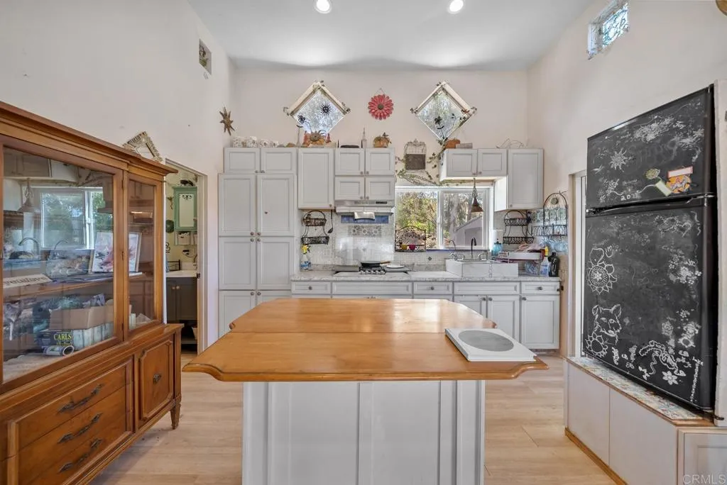2620 Mar Vinga, Fallbrook, California 92028 home-pic-16