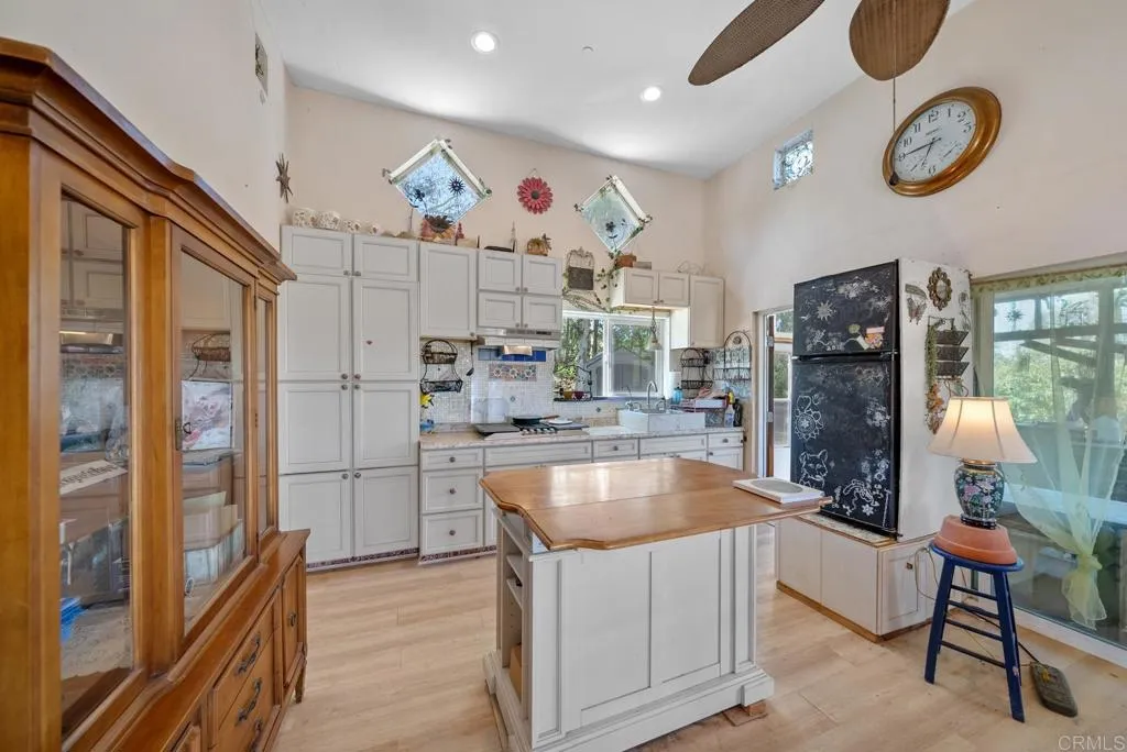 2620 Mar Vinga, Fallbrook, California 92028 home-pic-19