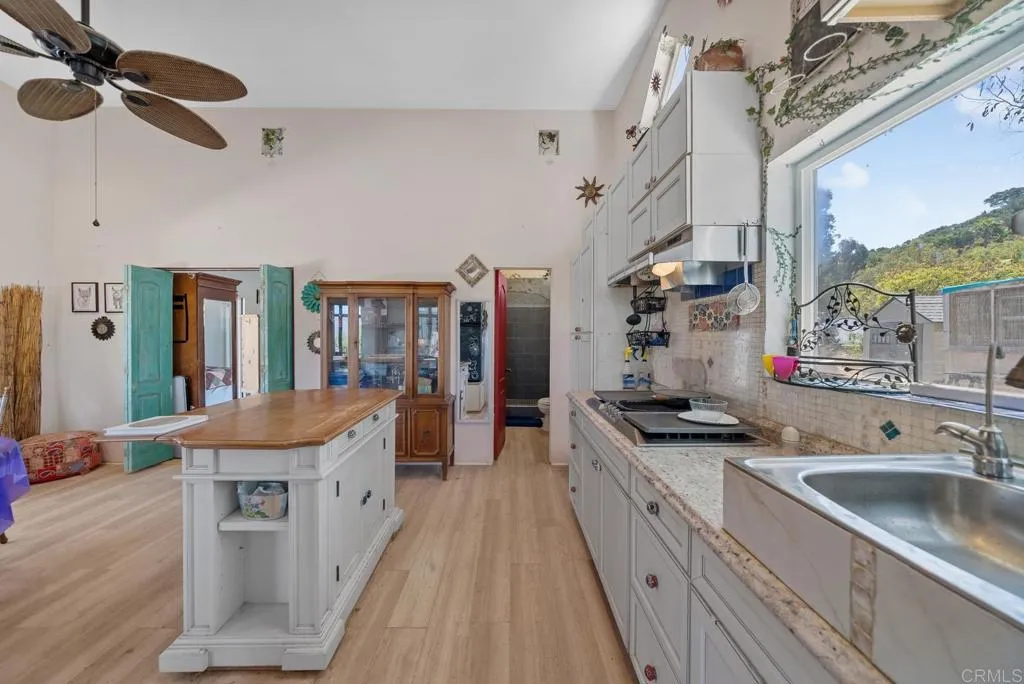2620 Mar Vinga, Fallbrook, California 92028 home-pic-27