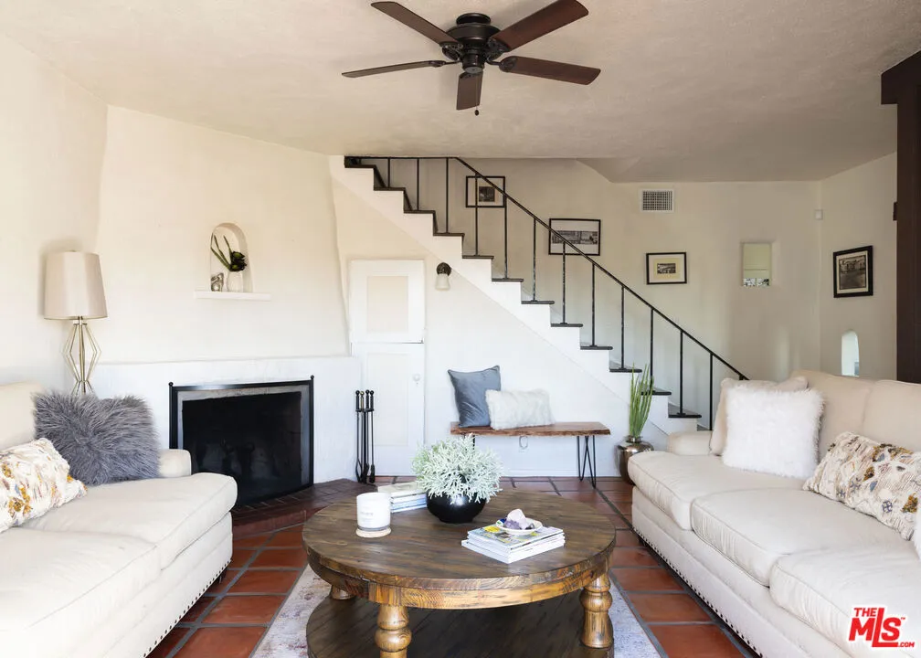 2041 Glencoe Way, Los Angeles, California 90068 home-pic-0