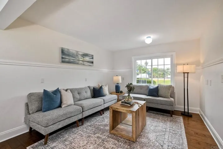 402 Parkwood Lane, Encinitas, California 92024