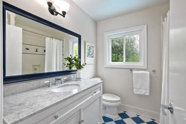 402 Parkwood Lane, Encinitas, California 92024
