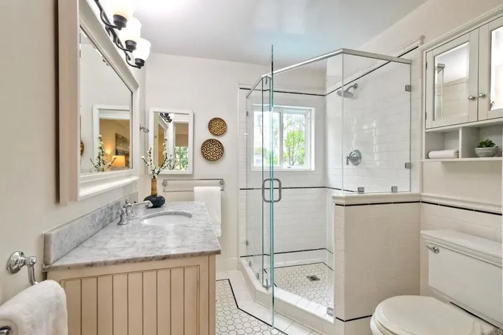 402 Parkwood Lane, Encinitas, California 92024