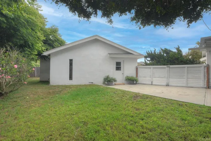 402 Parkwood Lane, Encinitas, California 92024
