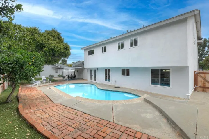 402 Parkwood Lane, Encinitas, California 92024