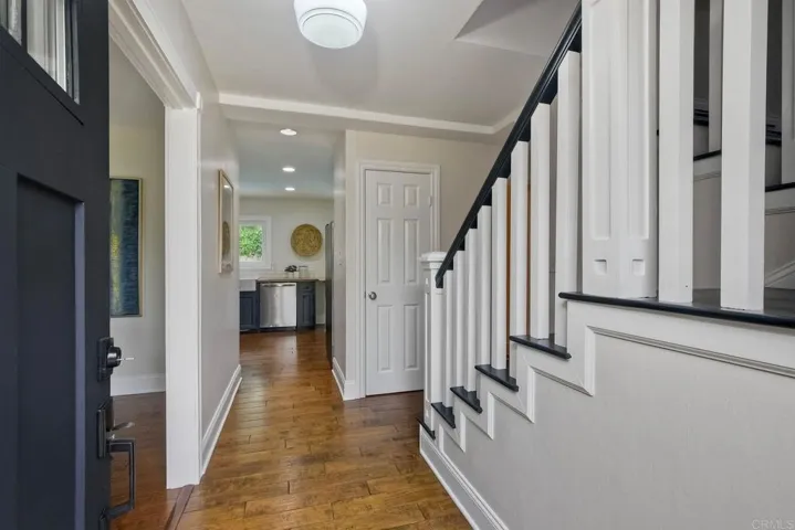 402 Parkwood Lane, Encinitas, California 92024