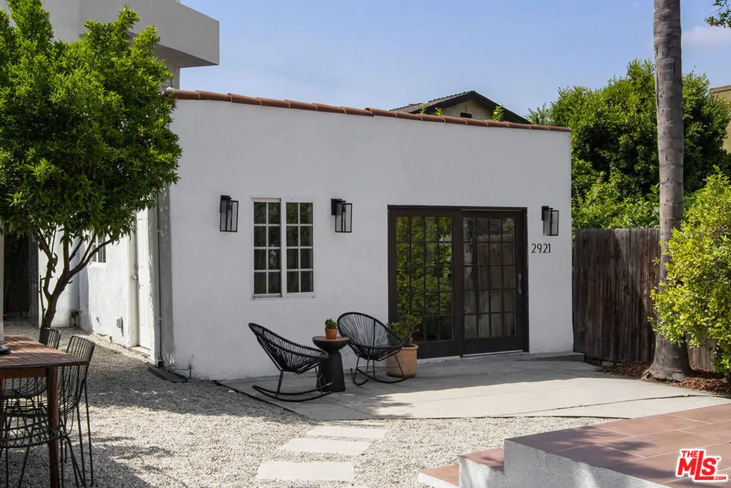 2919 Gleneden Street, Los Angeles, California 90039 home-pic-16