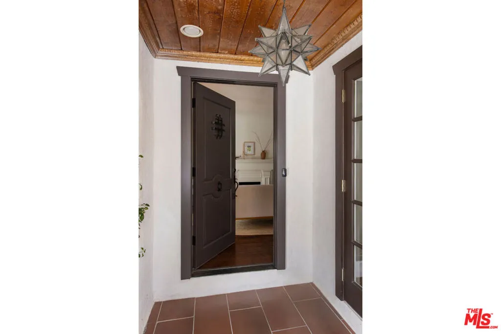 2919 Gleneden Street, Los Angeles, California 90039 home-pic-1