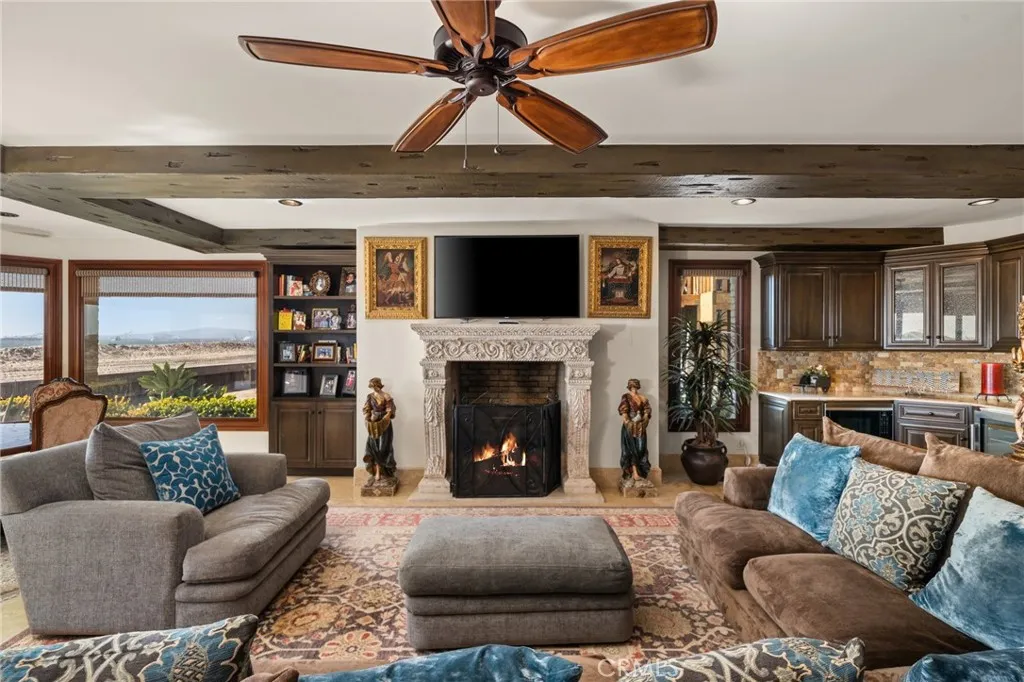 2 60th Pl, Long Beach, California 90803 home-pic-3