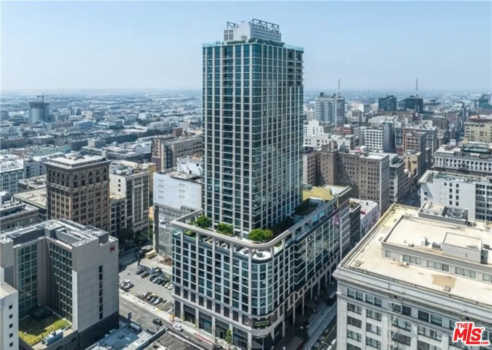 400 S Broadway 917, Los Angeles, California 90013 home-pic-28