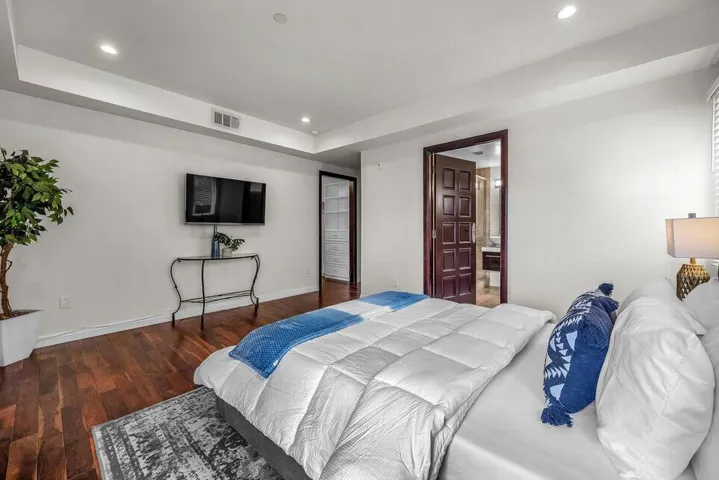 13 - 8420 Blackburn Ave 13-