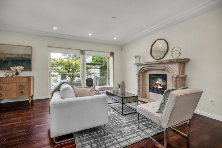 4 - 8420 Blackburn Ave 4-